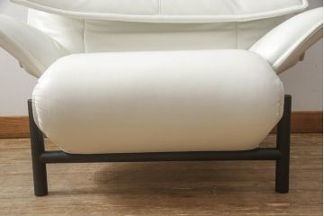 中古　美品　Cassina(カッシーナ)　VERANDA(ヴェランダ) ホワイトレザーの1Pソファ(一人掛け)(定価約80万円)(R-053461)