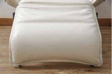 中古　美品　Cassina(カッシーナ)　VERANDA(ヴェランダ) ホワイトレザーの1Pソファ(一人掛け)(定価約80万円)(R-053461)