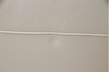 中古　美品　Cassina(カッシーナ)　VERANDA(ヴェランダ) ホワイトレザーの1Pソファ(一人掛け)(定価約80万円)(R-053461)