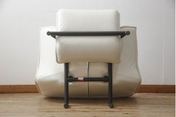 中古　美品　Cassina(カッシーナ)　VERANDA(ヴェランダ) ホワイトレザーの1Pソファ(一人掛け)(定価約80万円)(R-053461)