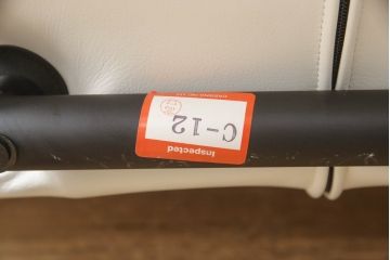 中古　美品　Cassina(カッシーナ)　VERANDA(ヴェランダ) ホワイトレザーの1Pソファ(一人掛け)(定価約80万円)(R-053461)