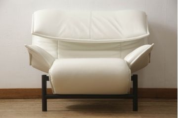 中古　美品　Cassina(カッシーナ)　VERANDA(ヴェランダ) ホワイトレザーの1Pソファ(一人掛け)(定価約80万円)(R-053462)