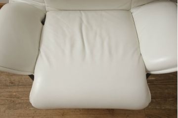 中古　美品　Cassina(カッシーナ)　VERANDA(ヴェランダ) ホワイトレザーの1Pソファ(一人掛け)(定価約80万円)(R-053462)
