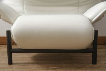 中古　美品　Cassina(カッシーナ)　VERANDA(ヴェランダ) ホワイトレザーの1Pソファ(一人掛け)(定価約80万円)(R-053462)