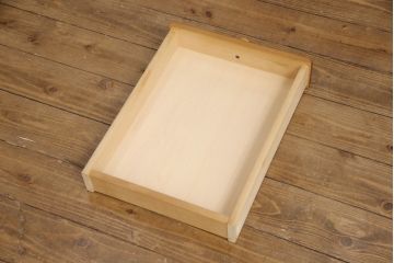 中古　美品　KOSUGA(コスガ)　PROVENCE(プロヴァンス)シリーズ　パイン材　温かみある風合いが魅力的なダイニングテーブル(作業台、食卓)(R-053465)