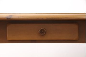 中古　美品　KOSUGA(コスガ)　PROVENCE(プロヴァンス)シリーズ　パイン材　温かみある風合いが魅力的なダイニングテーブル(作業台、食卓)(R-053465)