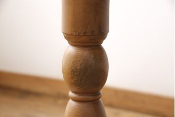 中古　美品　KOSUGA(コスガ)　PROVENCE(プロヴァンス)シリーズ　パイン材　温かみある風合いが魅力的なダイニングテーブル(作業台、食卓)(R-053465)