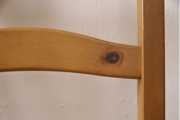 中古　美品　KOSUGA(コスガ)　PROVENCE(プロヴァンス)シリーズ　パイン材　温かみのある風合いが魅力的なダイニングチェア4脚セット(板座チェア)(R-053466)