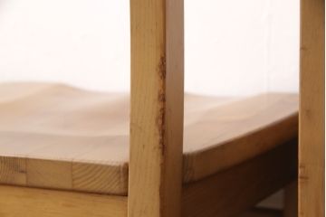 中古　美品　KOSUGA(コスガ)　PROVENCE(プロヴァンス)シリーズ　パイン材　温かみのある風合いが魅力的なダイニングチェア4脚セット(板座チェア)(R-053466)