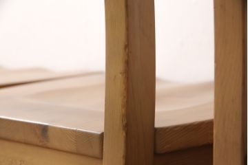 中古　美品　KOSUGA(コスガ)　PROVENCE(プロヴァンス)シリーズ　パイン材　温かみのある風合いが魅力的なダイニングチェア4脚セット(板座チェア)(R-053466)