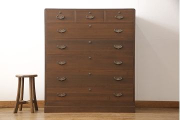 中古　国産　引き手金具の意匠が品の良さを漂わせる総桐箪笥(桐たんす、小袖たんす、和タンス)(並厚)(R-053468)