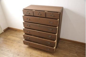 中古　国産　引き手金具の意匠が品の良さを漂わせる総桐箪笥(桐たんす、小袖たんす、和タンス)(並厚)(R-053468)