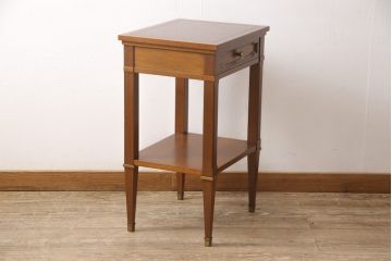 中古　美品　DREXEL HERITAGE(ドレクセルヘリテイジ)　品のある佇まいが美しいサイドテーブル(電話台、ナイトテーブル、コンソールテーブル)(R-053469)