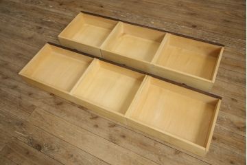中古　北海道民芸家具　シックな佇まいが魅力的な品格あるカップボード(食器棚、収納棚、戸棚)(R-053473)