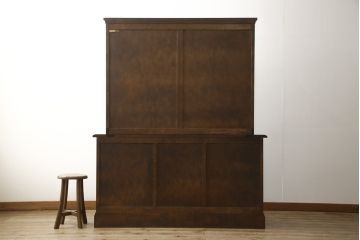 中古　北海道民芸家具　シックな佇まいが魅力的な品格あるカップボード(食器棚、収納棚、戸棚)(R-053473)