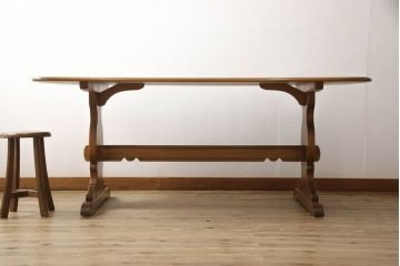 ヴィンテージ家具　イギリスビンテージ　ERCOL(アーコール)　エルム材　クラシカルな印象のダイニングテーブル(リフェクトリーテーブル)(R-053474)