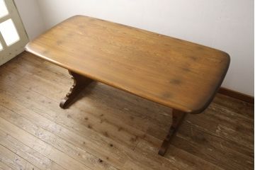 ヴィンテージ家具　イギリスビンテージ　ERCOL(アーコール)　エルム材　クラシカルな印象のダイニングテーブル(リフェクトリーテーブル)(R-053474)