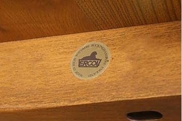 ヴィンテージ家具　イギリスビンテージ　ERCOL(アーコール)　エルム材　クラシカルな印象のダイニングテーブル(リフェクトリーテーブル)(R-053474)