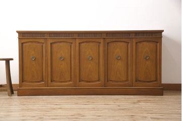 中古　DREXEL HERITAGE(ドレクセルヘリテイジ)　Triune(トライユン)　優雅な佇まいが魅力のクリデンザキャビネット(クレデンザ、サイドボード、リビングボード)(定価約66万円)(R-053476)