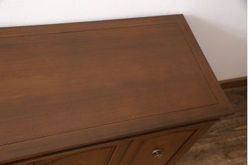 中古　DREXEL HERITAGE(ドレクセルヘリテイジ)　Triune(トライユン)　優雅な佇まいが魅力のクリデンザキャビネット(クレデンザ、サイドボード、リビングボード)(定価約66万円)(R-053476)