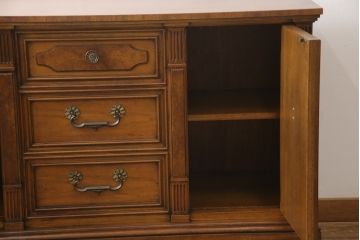 中古　美品　DREXEL HERITAGE(ドレクセルヘリテイジ)　FRANCESCA(フランチェスカ)シリーズ　高級感のある佇まいのサイドボード(クレデンザ、クリデンザ、収納棚、キャビネット、サイドキャビネット)(R-053478)