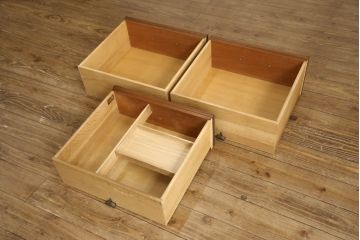 中古　美品　DREXEL HERITAGE(ドレクセルヘリテイジ)　FRANCESCA(フランチェスカ)シリーズ　高級感のある佇まいのサイドボード(クレデンザ、クリデンザ、収納棚、キャビネット、サイドキャビネット)(R-053478)