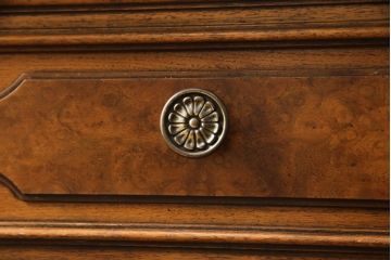 中古　美品　DREXEL HERITAGE(ドレクセルヘリテイジ)　FRANCESCA(フランチェスカ)シリーズ　高級感のある佇まいのサイドボード(クレデンザ、クリデンザ、収納棚、キャビネット、サイドキャビネット)(R-053478)