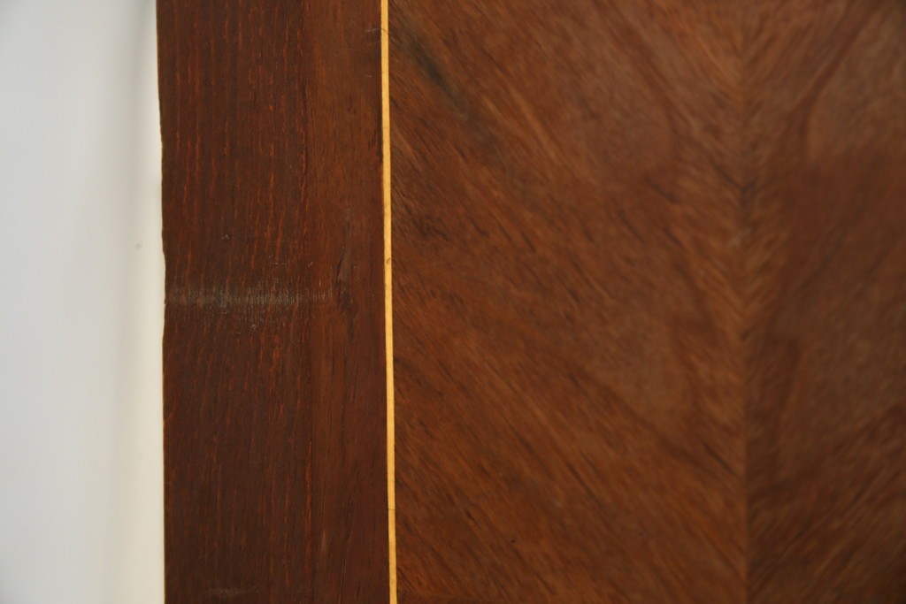 ヨーロッパヴィンテージ　高級品　マリネール　装飾が美しいスペイン製の縦型チェスト　定価約70万円相当　(R-053486)