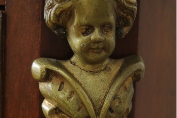 ヨーロッパヴィンテージ　高級品　マリネール　装飾が美しいスペイン製の縦型チェスト　定価約70万円相当　(R-053486)