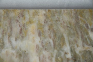 ヨーロッパヴィンテージ　高級品　マリネール　装飾が美しいスペイン製の縦型チェスト　定価約70万円相当　(R-053486)