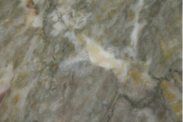 ヨーロッパヴィンテージ　高級品　マリネール　装飾が美しいスペイン製の縦型チェスト　定価約70万円相当　(R-053486)