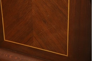 ヨーロッパヴィンテージ　高級品　マリネール　装飾が美しいスペイン製の縦型チェスト　定価約70万円相当　(R-053486)