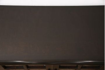 中古　北海道民芸家具　クラシカルな雰囲気が魅力!落ち着きのある空間づくりにおすすめのサイドボード(キャビネット、収納棚、リビングボード)(R-053488)