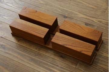 中古　美品　総漆塗り　手造り工芸家具　2wayで衝立にも!　上質な造りが魅力的なテーブル(パーテーション)　定価約80万円相当　(R-053489)