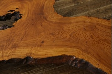 中古　美品　総漆塗り　手造り工芸家具　2wayで衝立にも!　上質な造りが魅力的なテーブル(パーテーション)　定価約80万円相当　(R-053489)