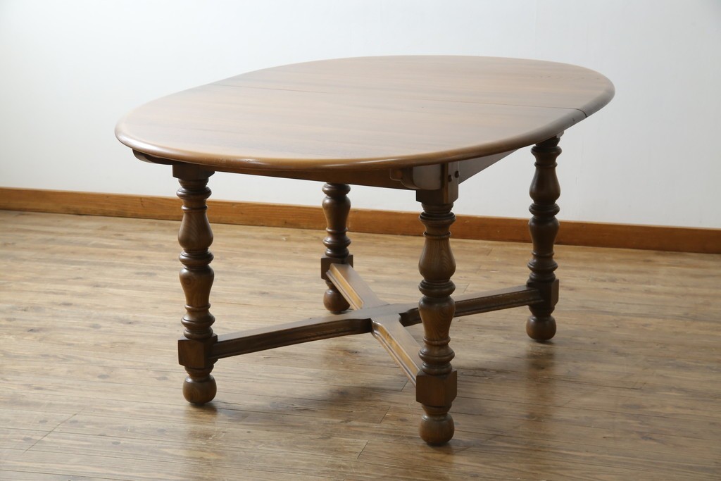 イギリスビンテージ　美品　ERCOL(アーコール)　ニレ材　クラシカルな雰囲気漂うドローリーフテーブル　(R-053490)