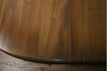 イギリスビンテージ　美品　ERCOL(アーコール)　ニレ材　クラシカルな雰囲気漂うドローリーフテーブル　(R-053490)