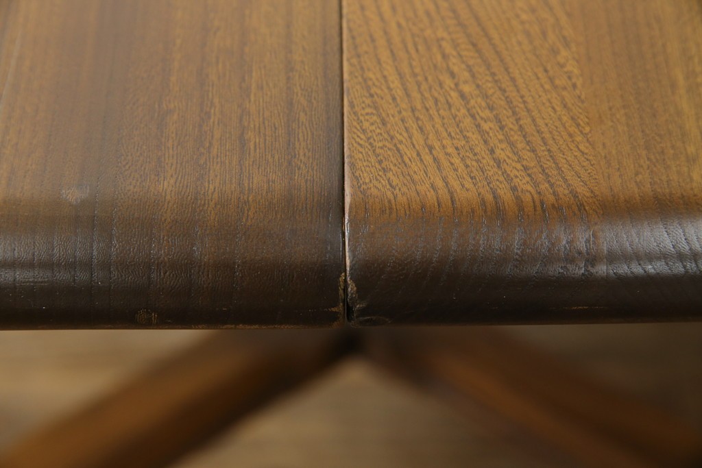 イギリスビンテージ　美品　ERCOL(アーコール)　ニレ材　クラシカルな雰囲気漂うドローリーフテーブル　(R-053490)