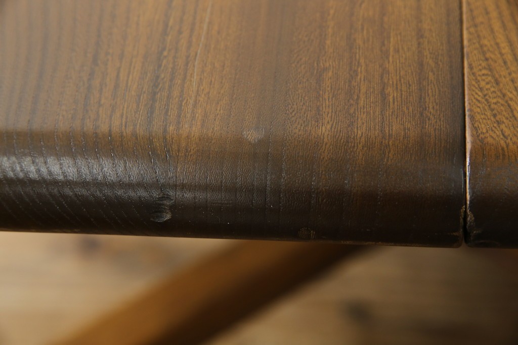 イギリスビンテージ　美品　ERCOL(アーコール)　ニレ材　クラシカルな雰囲気漂うドローリーフテーブル　(R-053490)