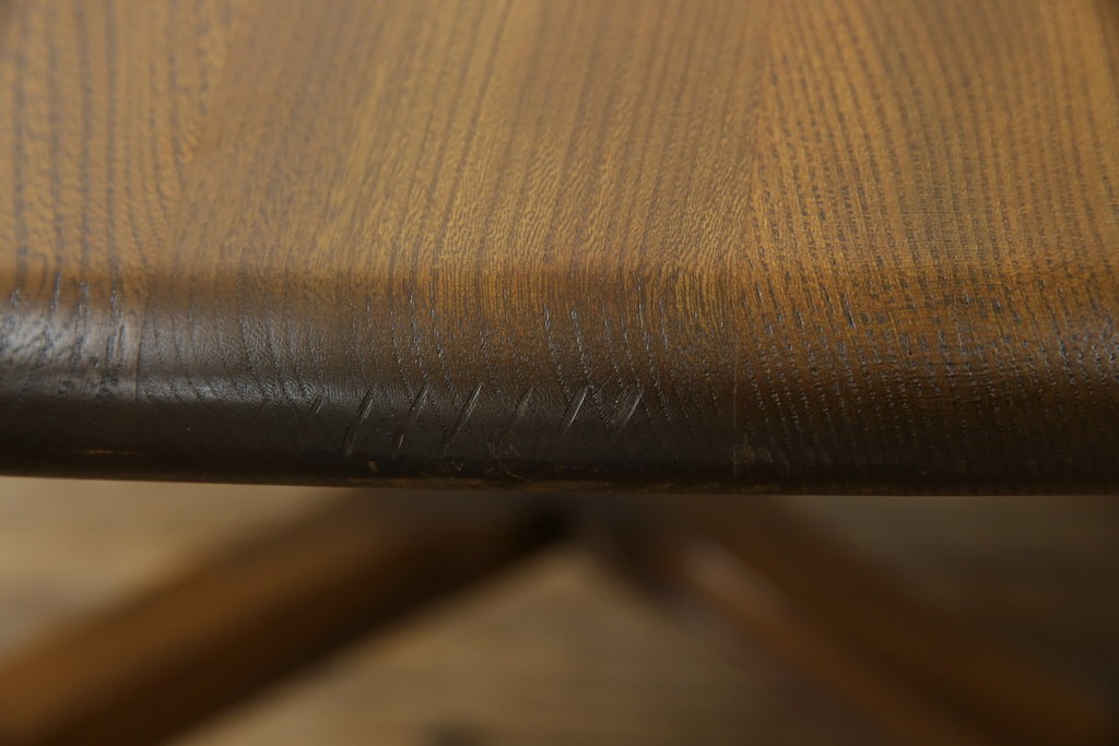イギリスビンテージ　美品　ERCOL(アーコール)　ニレ材　クラシカルな雰囲気漂うドローリーフテーブル　(R-053490)
