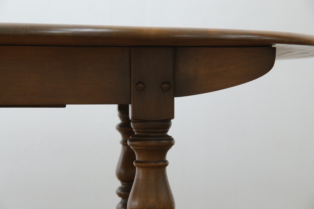 イギリスビンテージ　美品　ERCOL(アーコール)　ニレ材　クラシカルな雰囲気漂うドローリーフテーブル　(R-053490)