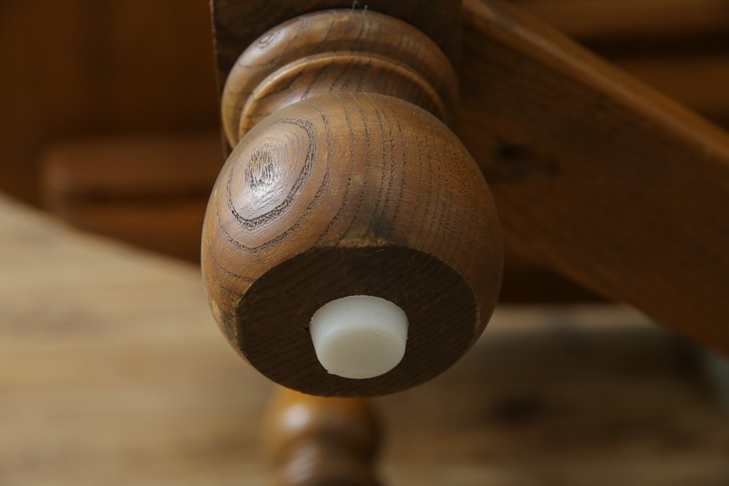 イギリスビンテージ　美品　ERCOL(アーコール)　ニレ材　クラシカルな雰囲気漂うドローリーフテーブル　(R-053490)