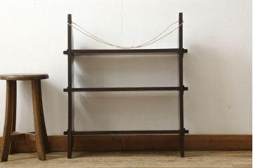 和製　カバ材(樺材)　落ち着いた色合いが上品なアンティークウォールラック(壁掛け棚、吊り棚、飾り棚、ウォールシェルフ)(R-053491)