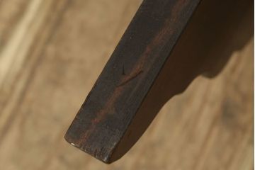 和製　カバ材(樺材)　落ち着いた色合いが上品なアンティークウォールラック(壁掛け棚、吊り棚、飾り棚、ウォールシェルフ)(R-053491)
