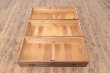 和製アンティーク　すっきりとした佇まいがモダンな印象を与える時代箪笥ローボード(テレビ台、ローチェスト、引き出し、和たんす)(R-053511)