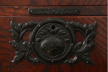 中古　美品　岩谷堂箪笥　堂々とした佇まいの整理箪笥(和たんす、引き出し、チェスト)(R-053517)