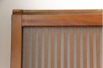 アンティーク建具　昭和中期　腰板ケヤキ材　すりガラスの風情あるデザインと明るい色合いの格子が魅力的な裏ガラス入り格子戸4枚セット(引き戸、帯ガラス戸)(R-053520)