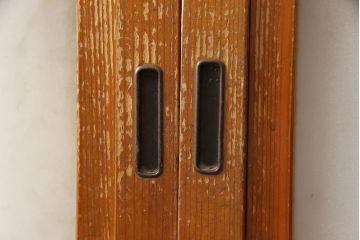 アンティーク建具　昭和中期　腰板ケヤキ材　すりガラスの風情あるデザインと明るい色合いの格子が魅力的な裏ガラス入り格子戸4枚セット(引き戸、帯ガラス戸)(R-053520)