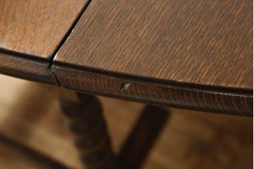 イギリスアンティーク　オーク材　流れるようなツイストレッグがお洒落なバタフライテーブル(ダイニングテーブル、エクステンションテーブル)(R-053522)