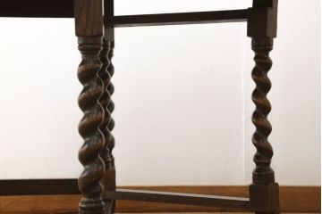 イギリスアンティーク　オーク材　流れるようなツイストレッグがお洒落なバタフライテーブル(ダイニングテーブル、エクステンションテーブル)(R-053522)